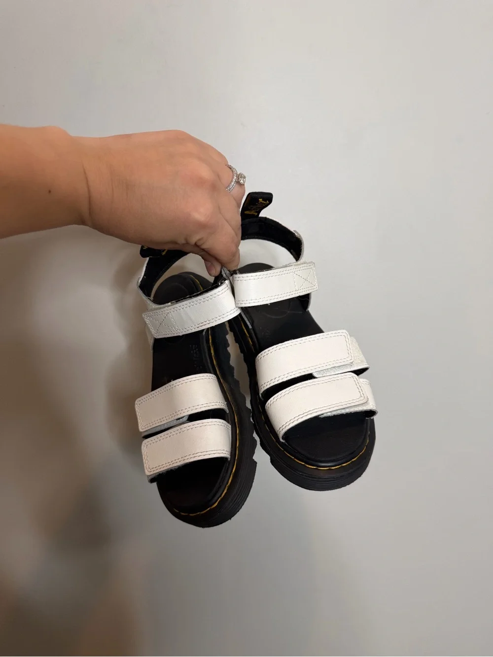 Dr Martens Klaire Junior White Leather Sandals Kids US 1 EU 32 Hook Loop